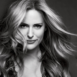 Aimee Mullins Headshot