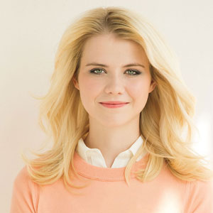 Elizabeth Smart Headshot